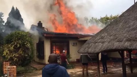 Video: C03: SA Race War: Coligny: Day 1 Violence; Police looted; Whites prepared to shoot Blacks!